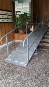 Scivolo per disabili in ferro